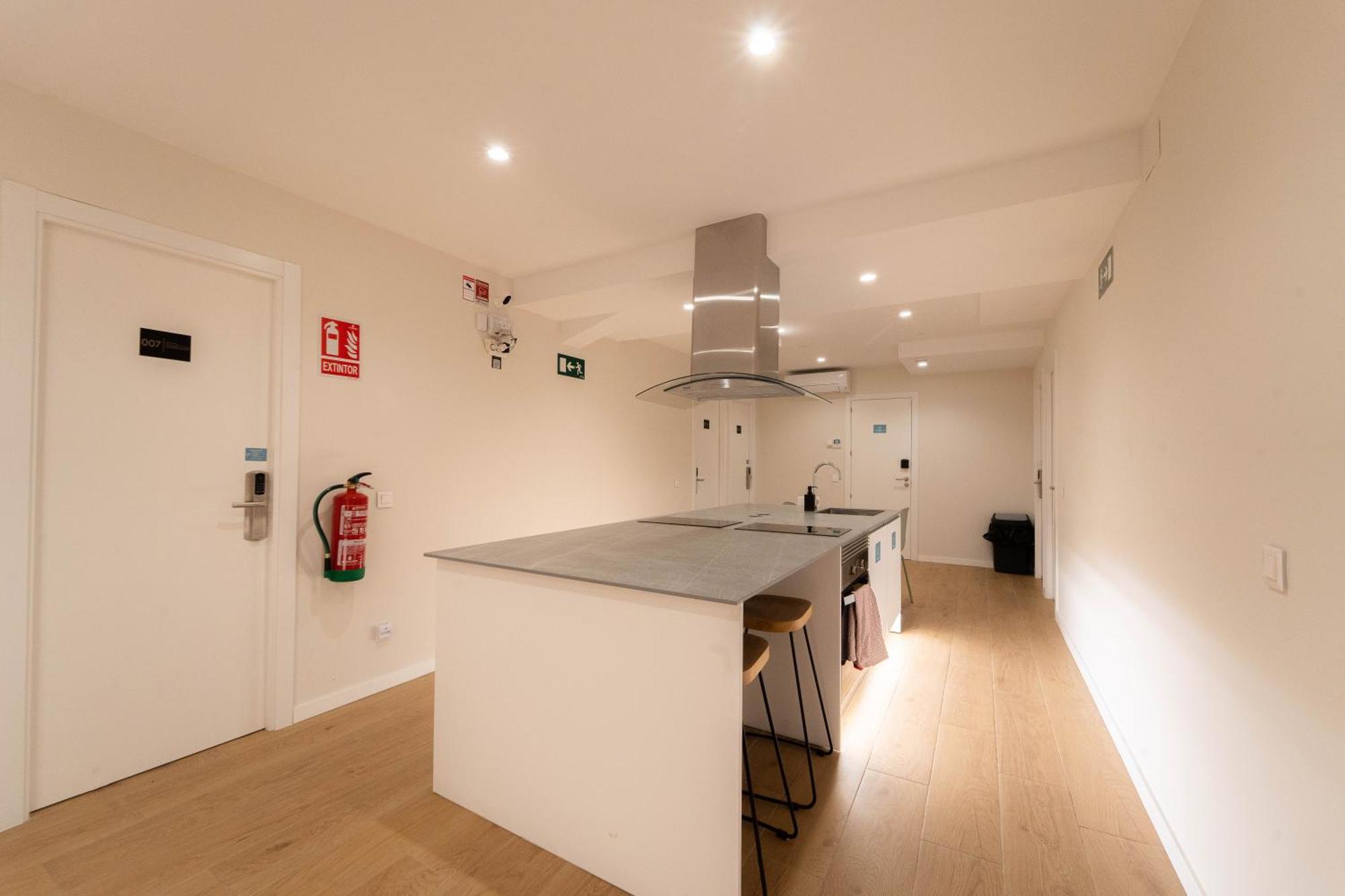 I'M Room Suites Nuevos Ministerios - Bernabeu 'Digital Access' Madrid Esterno foto