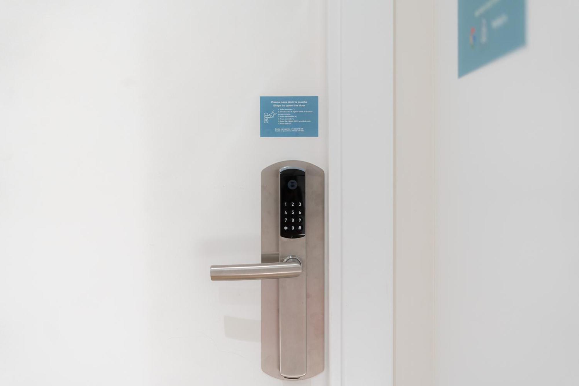 I'M Room Suites Nuevos Ministerios - Bernabeu 'Digital Access' Madrid Esterno foto
